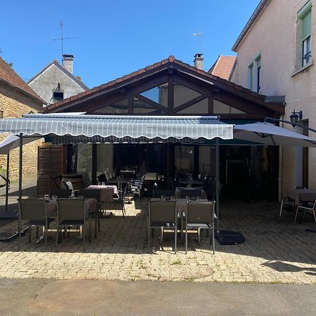 Hotel Du Commerce Joncy Exterior photo